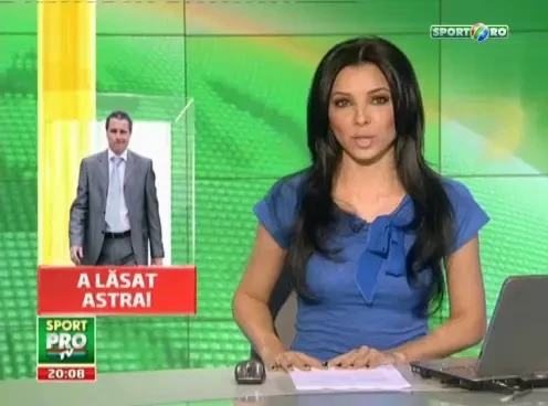 Sumudica n-are nicio legatura cu un om normal la cap! Primul antrenor demis in Romania pentru ca A SCOS LIMBA LA TV :))