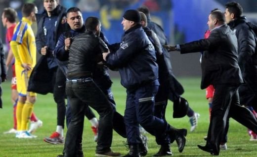 Ce se intampla daca nu intervenea Martinovici! Huliganul a dezvaluit care era urmatorul jucator vizat dupa Galamaz: