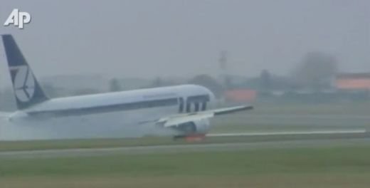Zi de COSMAR pentru Rapid in Polonia: un avion prabusit si un accident pe autostrada le-au distrus toate planurile