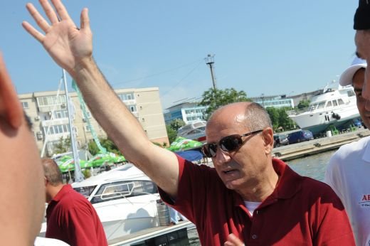 Rapidistii se intorc in Romania! Nici macar n-au intrat in Varsovia! Au mai ramas doar 24 de fani care si-au facut rost de bilete!