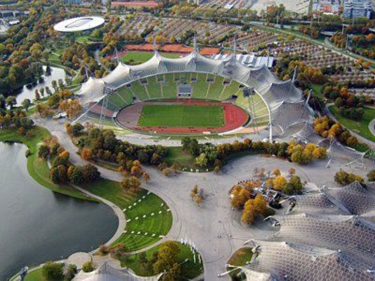 Americanii ar vrea sa cumpere National Arena de frumos ce e :) L-au pus in top 10 stadioane din lume care dau clasa arenelor din SUA! FOTO_11