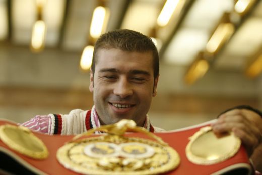 FOTO INCREDIBIL! Iti vine sa crezi? Transformarea totala a celui mai mare campion dat de Romania in ultimii 10 ani! Il recunosti?_4