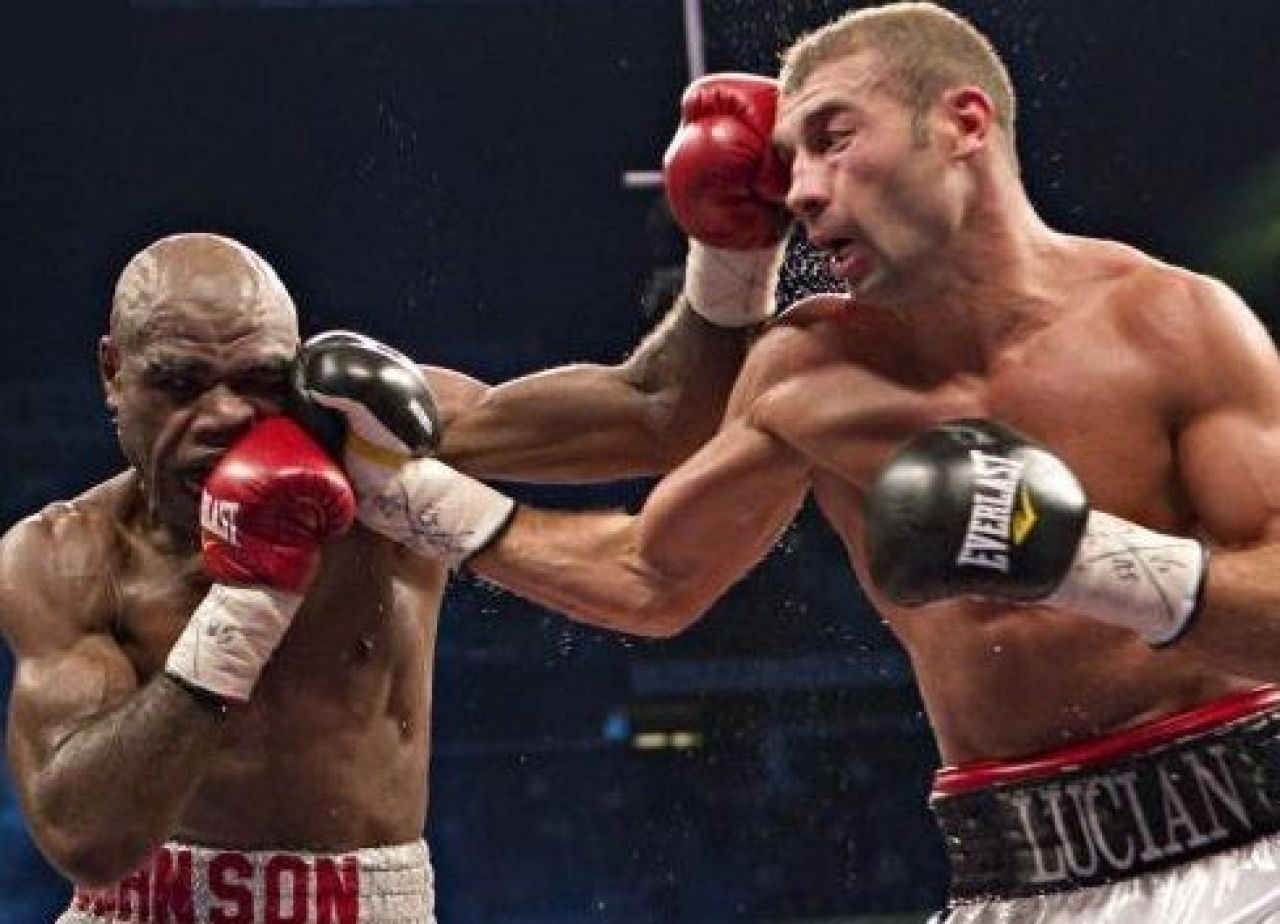 SUPERB!!! Bute si-a aparat pentru a 9-a oara centura, dupa o lupta de 12 runde! Vezi toate fazele tari din Bute vs. Johnson_3