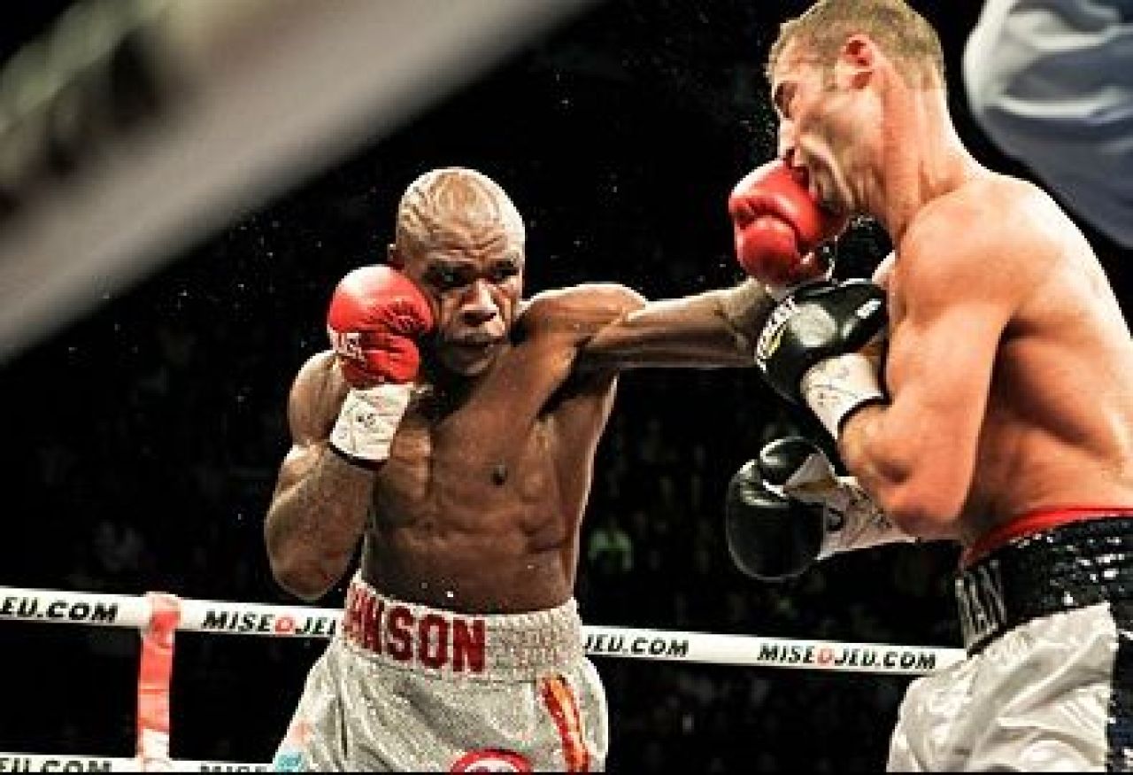 Bute i-a dat peste 300 de PUMNI lui Johnson! Vezi cifrele celei mai grele lupte din cariera super campionului roman_1