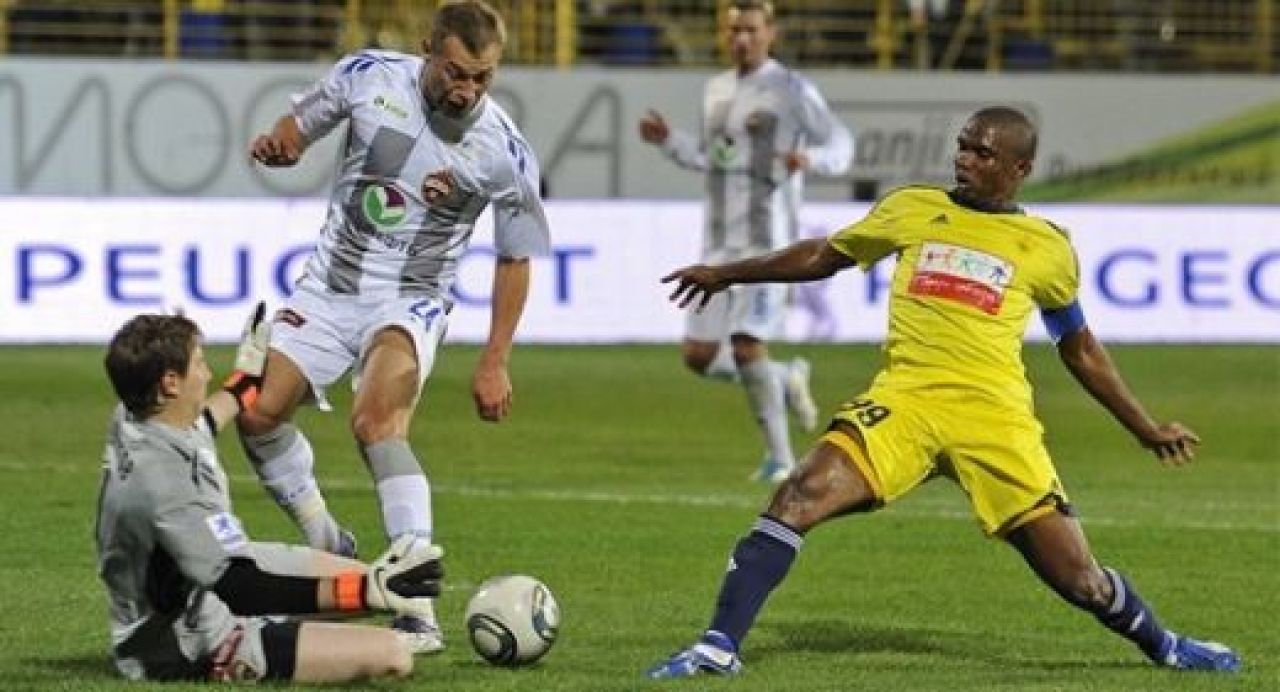 Cum evolueaza TOP 10 cele mai scumpe transferuri din vara lui 2011! Ce KILLER a lasat Guardiola sa plece si cine are 1,16 goluri inscrise pe meci:_7
