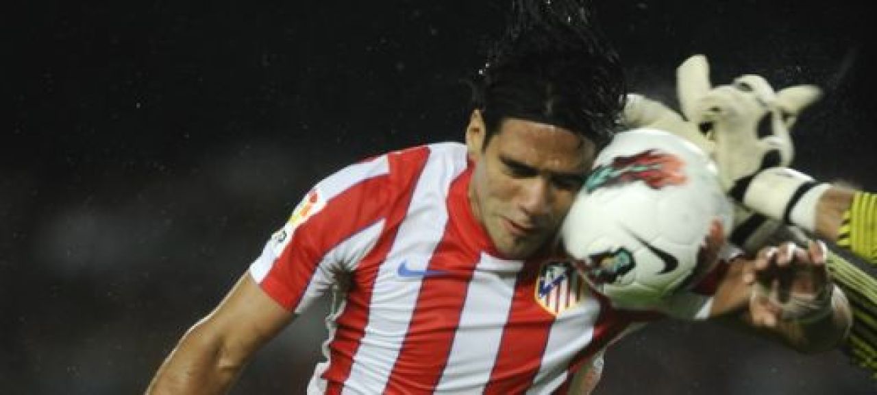 Cum evolueaza TOP 10 cele mai scumpe transferuri din vara lui 2011! Cine este REGELE transferurilor si cum a aruncat Mou' 33 mil € pe geam:_4