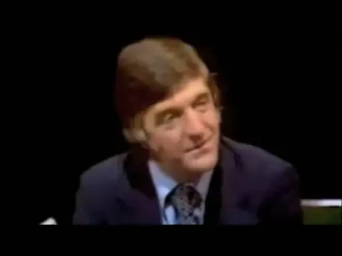 Moment GENIAL in ring! "L-am lovit de 20 de ori si statea ca un dement in fata mea! L-am intrebat daca e nebun la cap" Ce i-a raspuns Joe Frazier lui Ali!