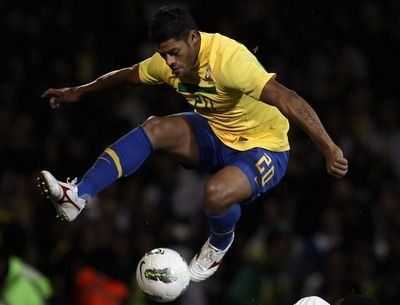 Hulk si jucatorii lui Mircea Lucescu ataca Gabonul! Vezi cum arata primul 11 al echipei ce va inaugura BIJUTERIA de stadion a Africii: