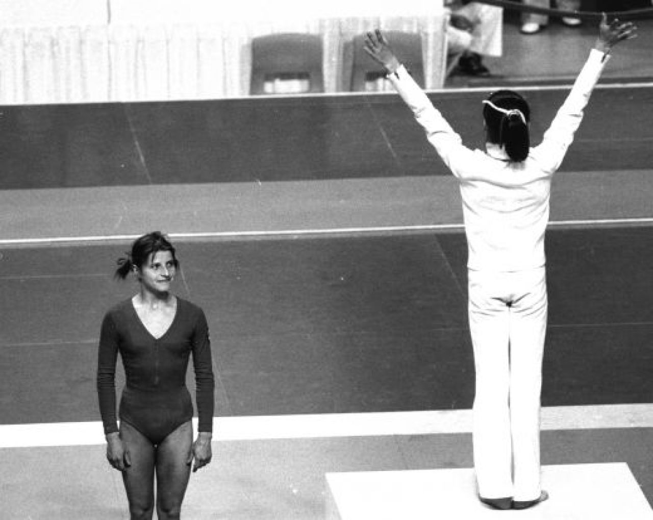 Nadia a implinit 50 de ani! 10 IMAGINI de nota 10 care au intrat in istoria gimnasticii!_1