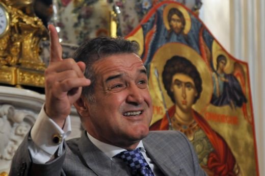 Becali a ramas fara solutii la gradinita Steaua! Plan nebun de a rezolva conflictele din vestiar! Crezi ca ar merge?