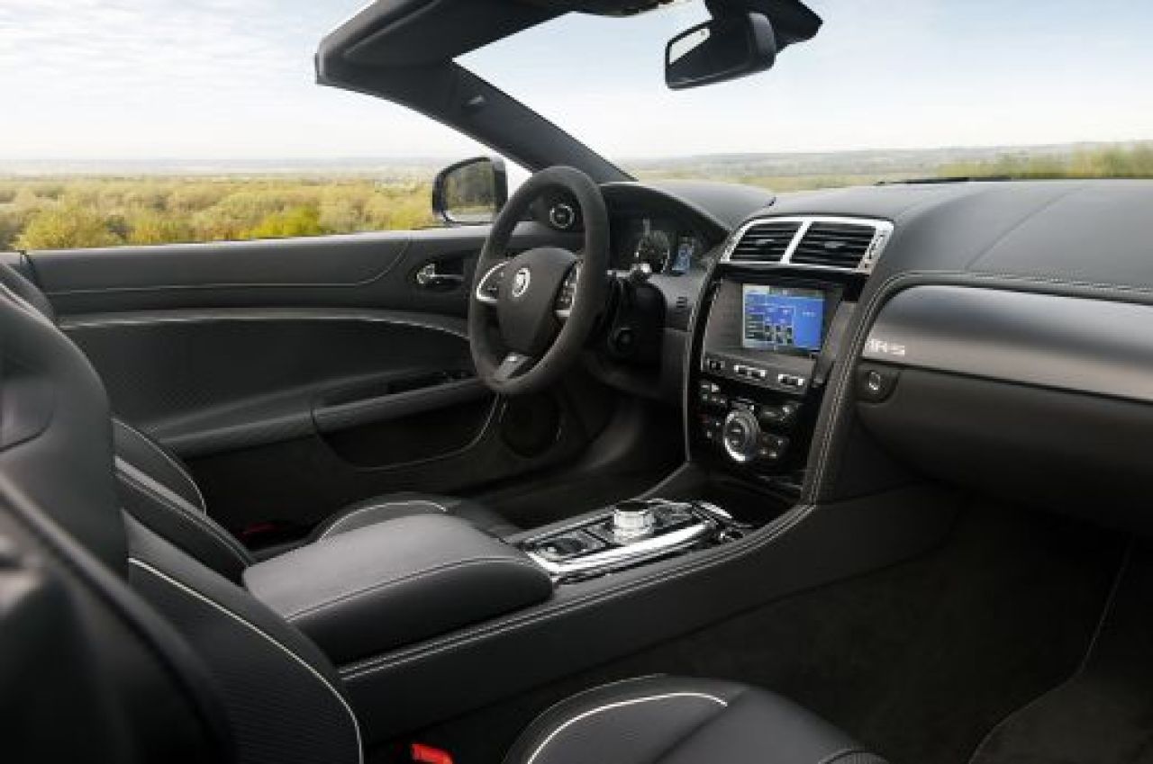 Jaguarul care-i zgaraie rau pe nemti ! Seria 6 Cabrio, R8 Spyder si SL 63 in panica !_10