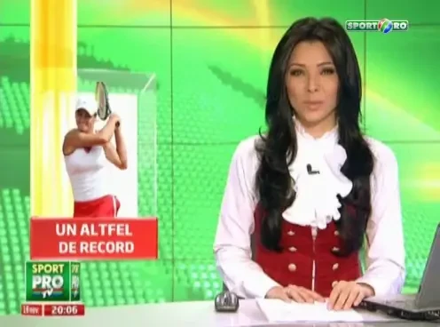 Cea mai buna jucatoare de tenis din Romania a testat o supermasina cu...mingea! SUPERVIDEO