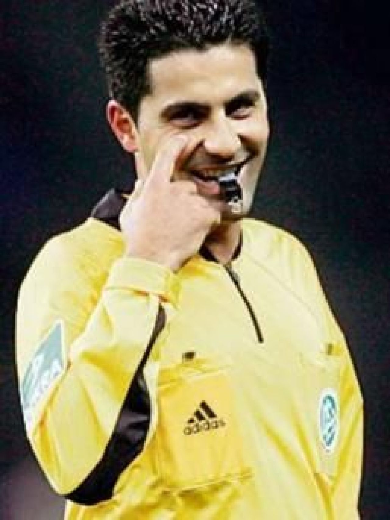 CUTREMURATOR! Meciul unui roman din Bundesliga, amanat dupa ce arbitrul a vrut sa se SINUCIDA: Si-a taiat venele_9
