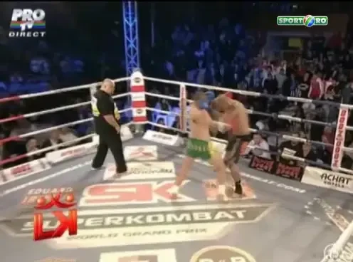 Lupta incredibila a lui Morosanu! A fost TAVALIT de doua ori si a dat KO in ultima secunda! Vezi cea mai tare bataie din acest an: