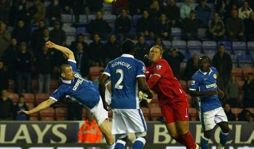 Fotbal TOTAL in cel mai nebun meci al anului in Anglia! Portarul a obtinut penalty in minutul 99! FABULOS