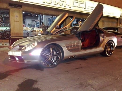 FOTO FABULOS!!! Un student arab are SUPER masini de 12 mil. dolari in garaj! Nici la Top Gear nu vezi asa ceva!_28