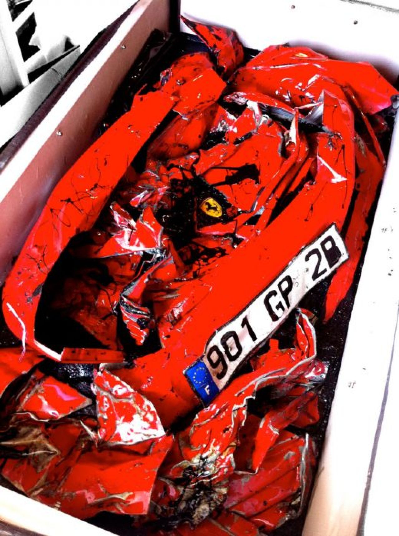 N-o sa-ti vina sa crezi! Ce poti face cu un Ferrari facut ZOB la bautura? O MASUTA de cafea! FOTO SENZATIONAL_8