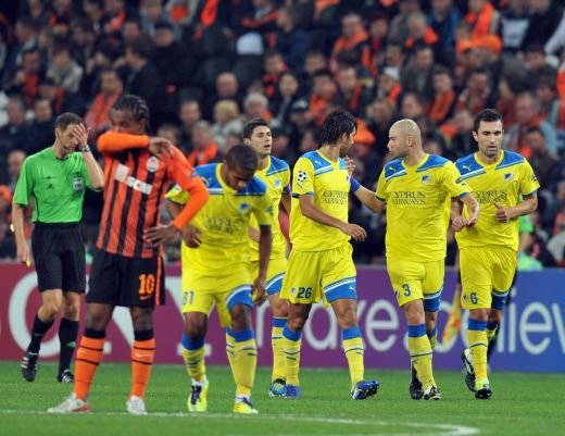 Performanta INCREDIBILA! APOEL l-a eliminat pe Lucescu si merge in primavara! Vezi povestea anonimilor care i-au umilit pe miliardarii din Liga