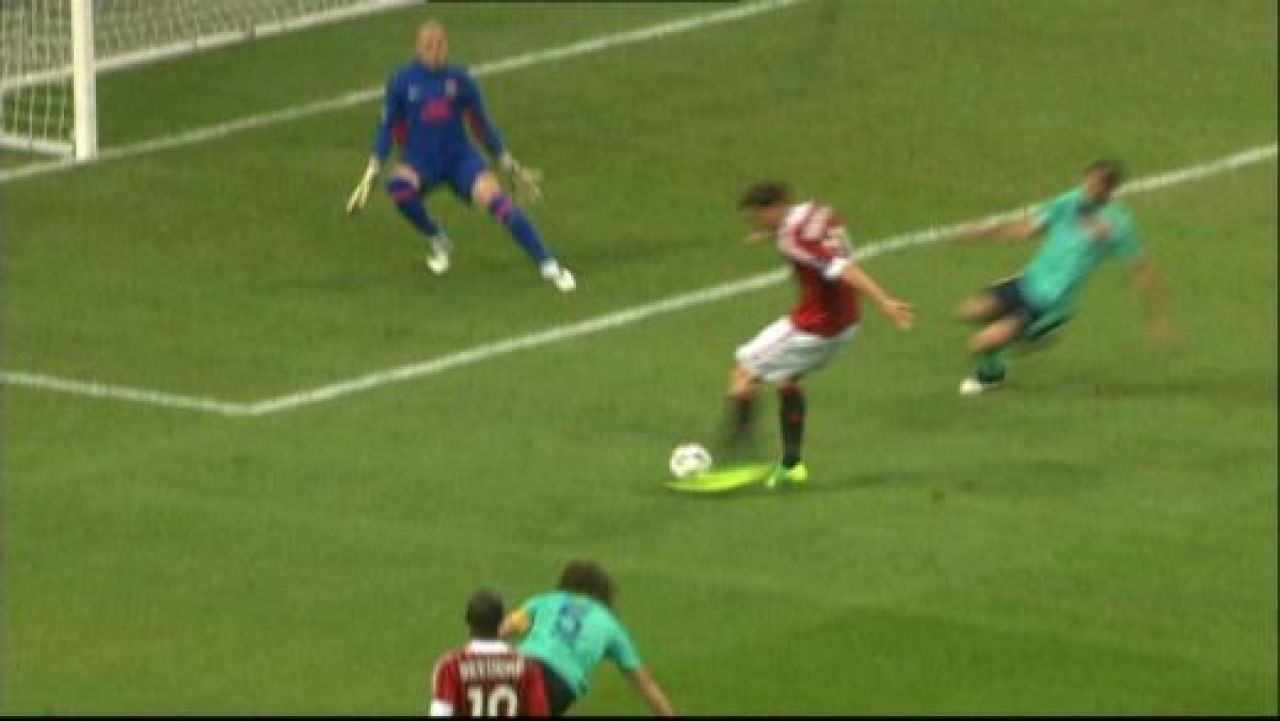 Meci MONDIAL pe San SIRO! Messi si Xavi n-au avut MILA de executia MAGICA a lui Boateng! Milan 2-3 Barcelona!_3