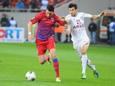 Razboiul Rece de la Steaua continua! Mihai Costea vrea sa castige batalia cu Ilie Stan! Cu ce l-a PARAT pe antrenor lui Gigi: