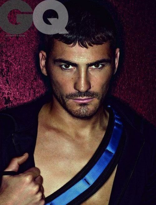 When Sara met Iker! Casillas si-a lasat barba pentru GQ si apoi a cunoscut-o pe Sara! Ii sperie oricum pe adversari si fara ea :)_4