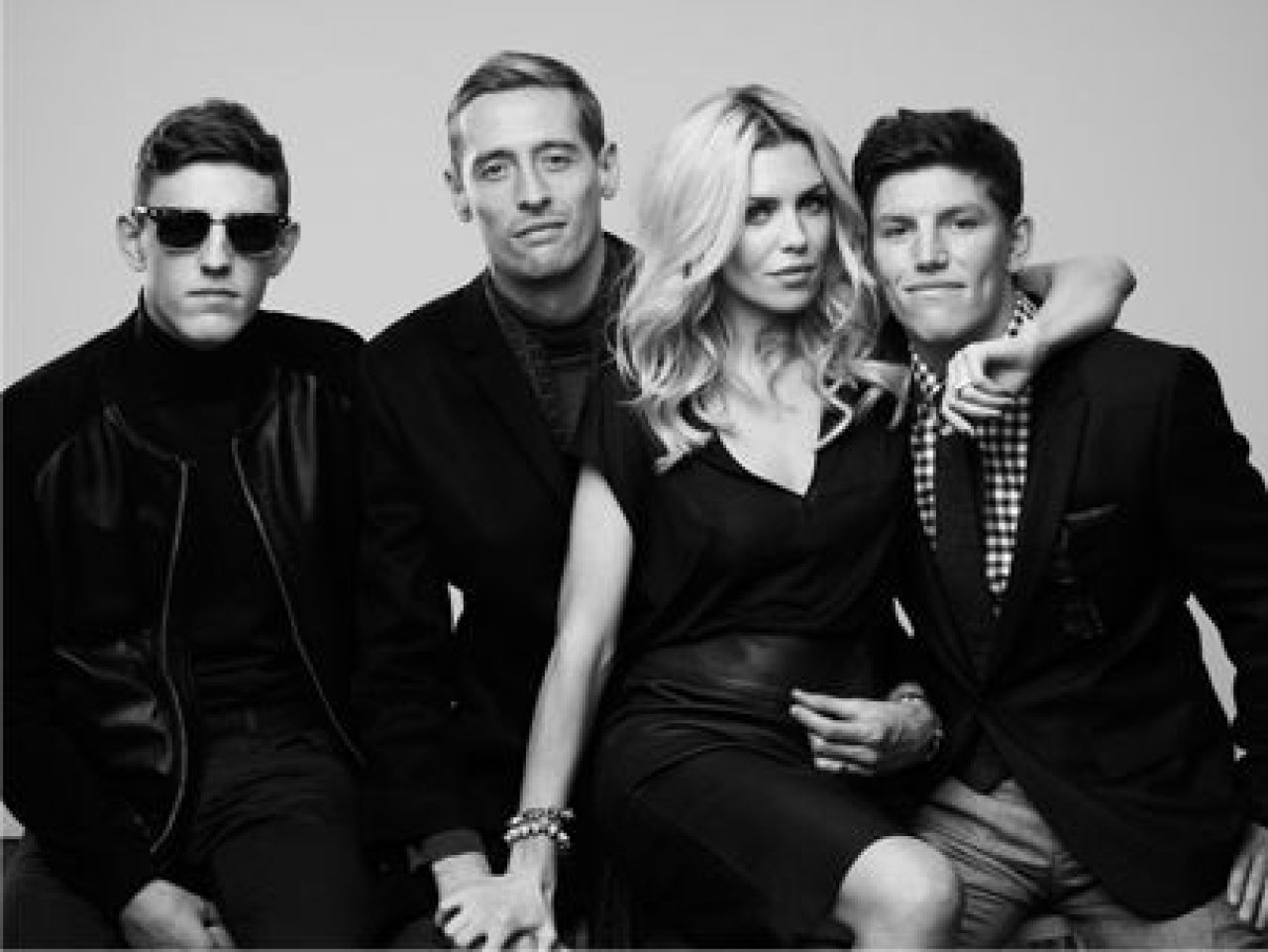 FOTO! Abbey Clancy, prinsa cu 3 barbati in acelasi timp! Crouch e unul dintre ei :) Cum l-a transformat dintr-o