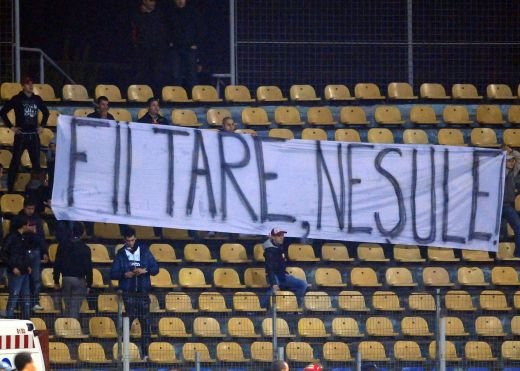 VIDEO: 30.000 de oameni vin sa il aplaude pe Nesu la Cluj! Universitatea ii transfera pe cel mai bun prieten al lui Nesu: