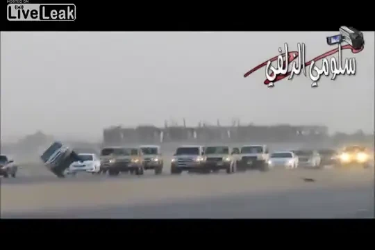 Cel mai tare sofer din lume are nevoie de doar 2 roti pentru a face senzatie pe autostrada!