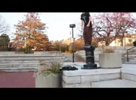 VIDEO! De asta nu e parkour-ul pentru oricine! A vrut sa devina REGELE acestui sport si a ajuns ... regina :)