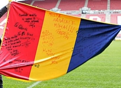 VIDEO EMOTIONANT! Nesu, vizitat de stelisti inainte de Schalke - Steaua! Vezi cadoul pentru el de Ziua Romaniei_7