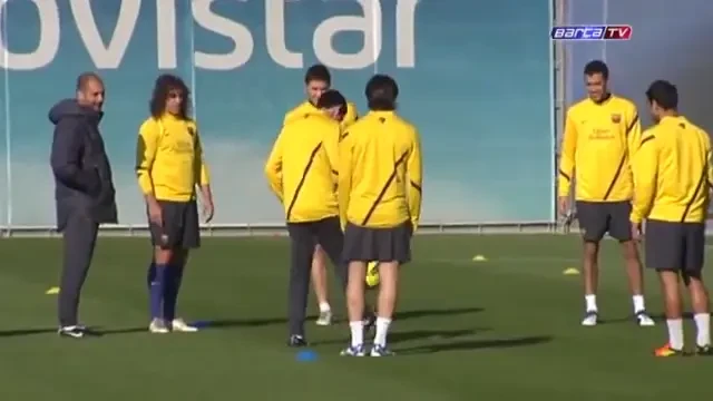 VIDEO: Guardiola a ramas VRAJIT! Cum l-a ametit cu mingea pustiul Cuenca la antrenamentul Barcelonei!
