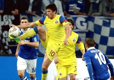Huntelaar si Raul au calcat in picioare mai mult decat iarba! I-au facut PRAF pe M. Costea si Tanase! Vezi cifrele unor atacanti incapabili: