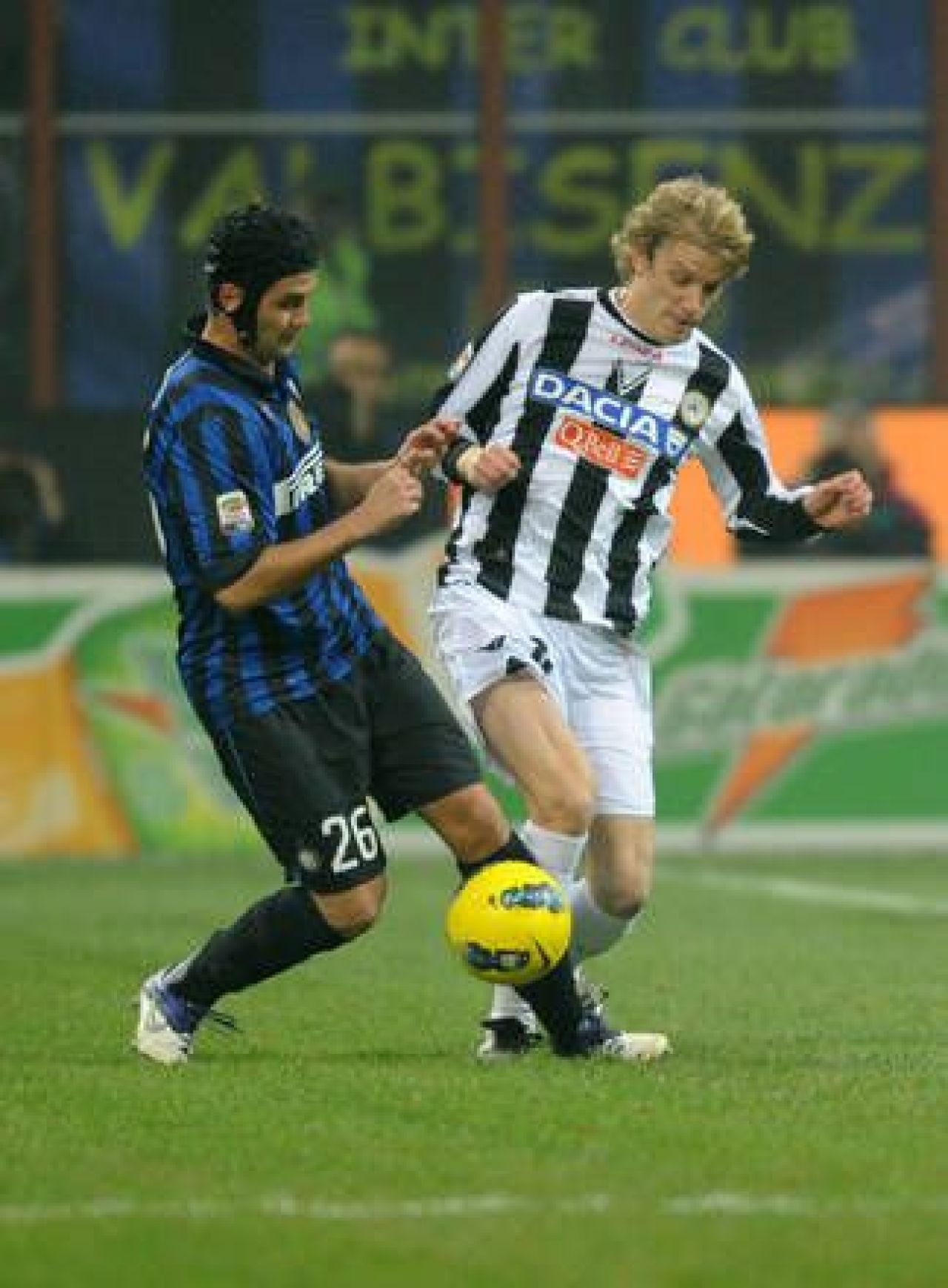 VIDEO Torje l-a DISPERAT pe Chivu! Piticul, la un pas sa si-o fure de la fostul lider al nationalei! Ce a declarat Torje dupa derby-ul cu Inter!_1