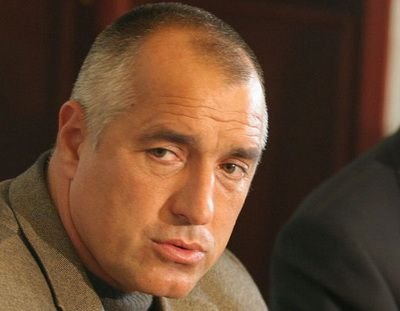 Asta-i TARE! Cel mai bun fotbalist din Bulgaria a iesit Prim Ministru tarii! :) PROTESTUL UNIC al fanilor dupa un an execrabil al nationalei!