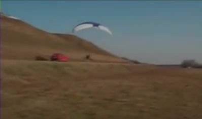 Culmea ghinionului: Te dai cu parasuta dar te loveste camionul! Cum a fost posibil: