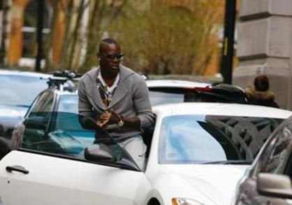 Inca una de la Balotelli! I-a fost confiscata masina de peste 100.000 de euro! Vezi de ce :)