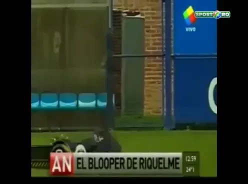 Riquelme s-a facut de ras la antrenament: A calcat pe minge si era sa-si rupa piciorul! REACTIA incredibila :)