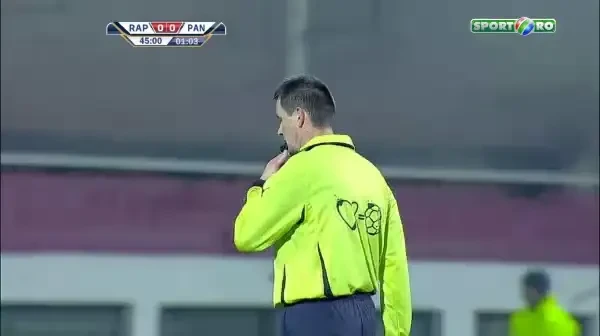 VIDEO! Rapidistii au urlat PENALTY la faza asta, arbitrul nu a dat nimic! Vezi cea mai controversata faza din Rapid - Pandurii