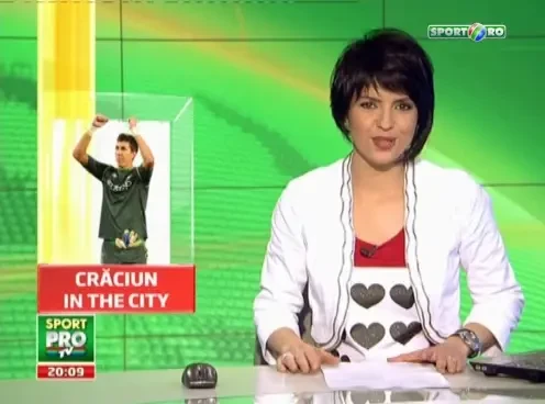 saPantilimon putea fi cel mai inalt Mos Craciun din lume! Aguero si Balotelli au facut SHOW pentru fanii milionarilor de la City