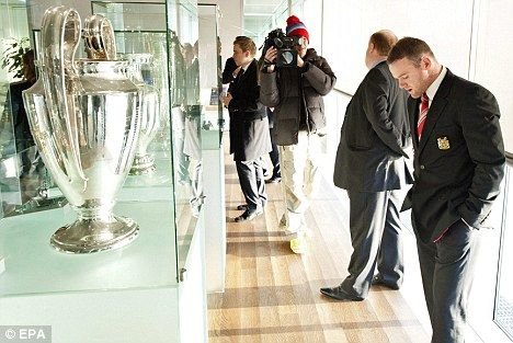 POZA ZILEI / Lacrimile lui Rooney in fata trofeului Ligii! La ce crezi ca se gandea?_2