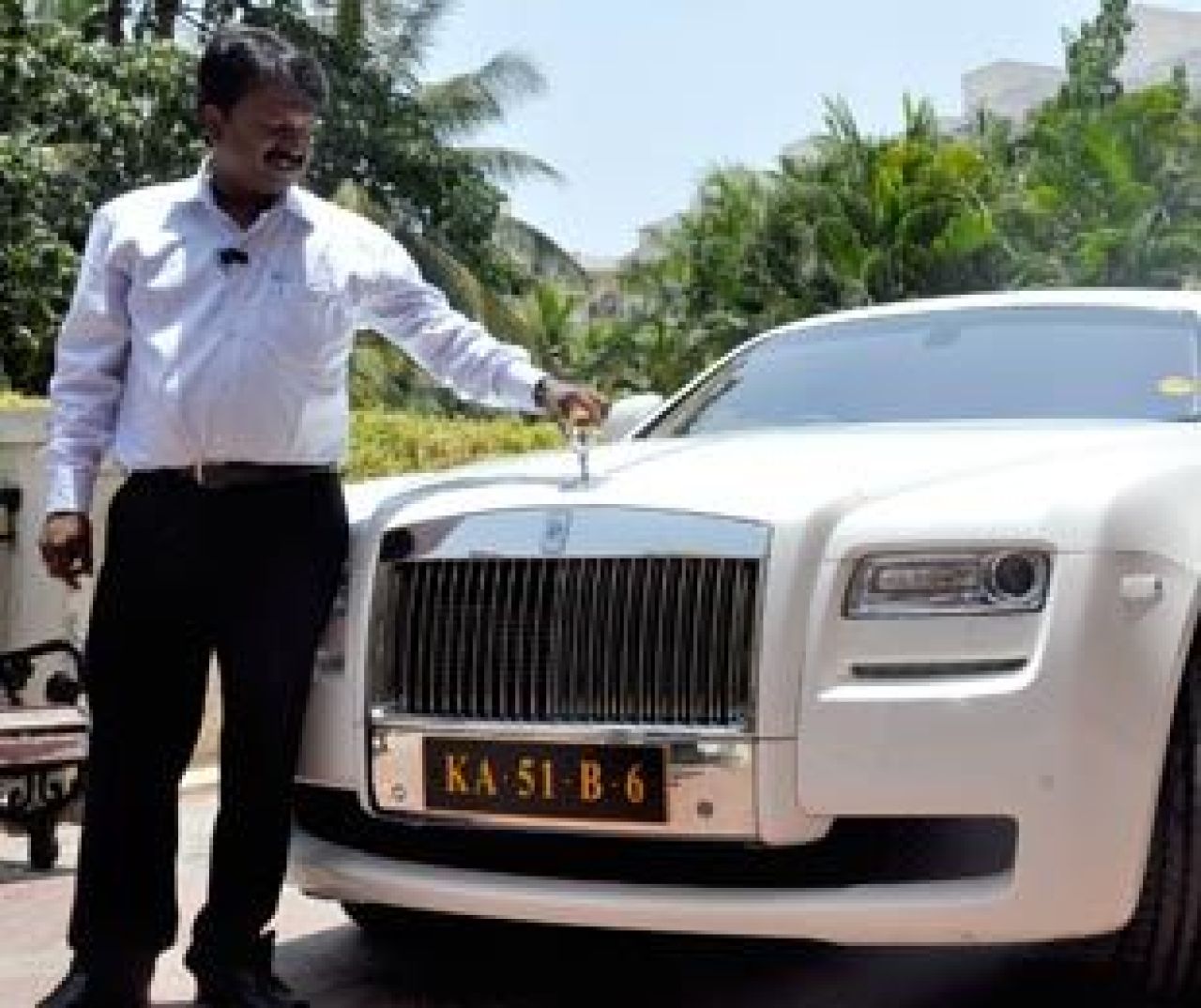 FABULOS! Cel mai tare FRIZER din lume! Are un Rolls Royce si alte 67 de masini! Cum a dat lovitura_5