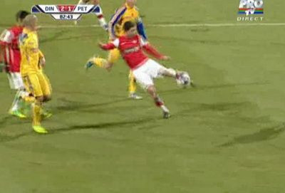 VIDEO! Daca iesea, era GOLUL ANULUI! Catalin Munteanu a fost aproape de un GOLAZO de la 45m!