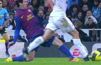 Mourinho: "Cred ca Messi merita ROSU la aceasta faza" VEZI faza si VOTEAZA:
