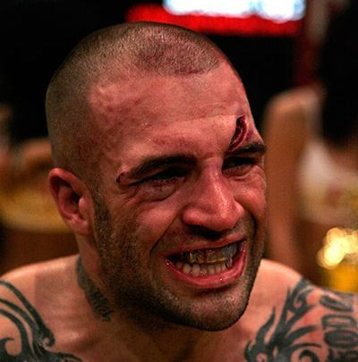 Muresan l-a machiat la ochisor pe Dodel :) Numai in MMA mai vezi asa ceva! 5 imagini HORROR