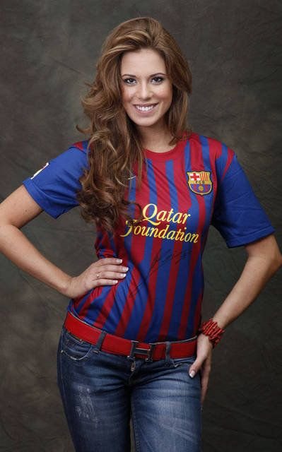 FOTO: Tradare uriasa in Spania: cea mai frumoasa femeie s-a dat cu Messi dupa El Clasico