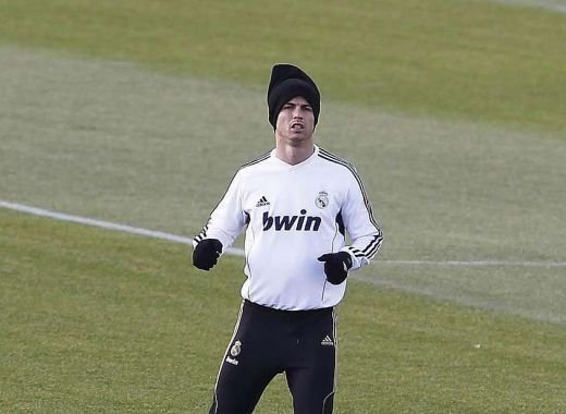 Cristiano Ronaldo e DISTRUS dupa El Clasico! Portughezul nu mai doarme de suparare! Cum ii readuce Mourinho zambetul pe buze!_2