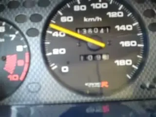 VIDEO INCREDIBIL! Un Honda Civic modificat a dat peste cap vitezometrul... Prinde in 10 secunde 240 km/h!!!