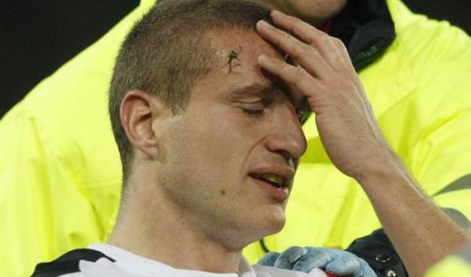 Un fan al lui United isi risca viata la fiecare meci! Ce i-au spus doctorii dupa 3 situatii limita traite in 2011: FOTO_2