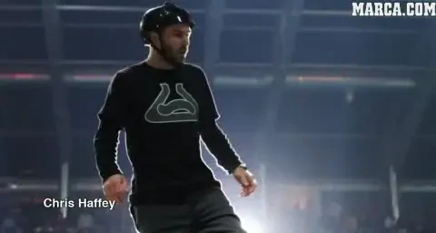 A sarit 100 de metri cu rolele si a intrat in Cartea Recordurilor! Crezi ca se poate asa ceva?