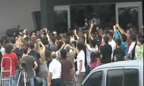 VIDEO Zeul Messi s-a intors in Argentina! A fost la un pas sa fie OMORAT de jurnalisti! Ce transfer a anuntat la Barcelona:_2